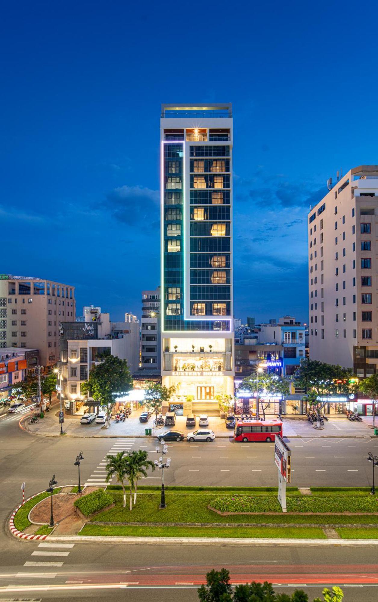 Luxtery Hotel & Spa Da Nang Exteriör bild