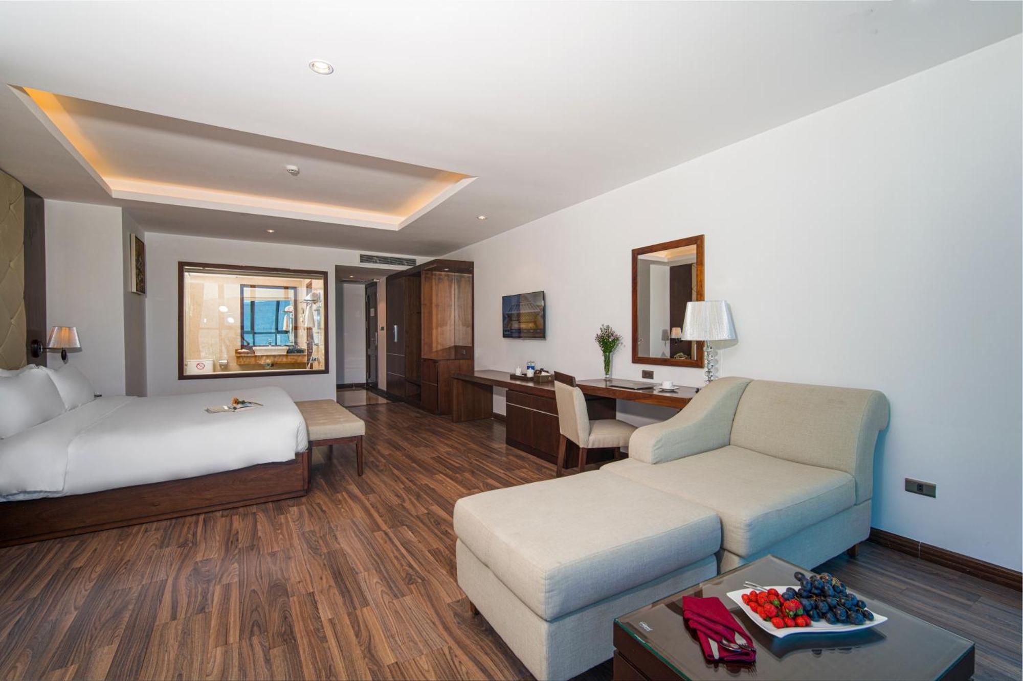 Luxtery Hotel & Spa Da Nang Exteriör bild